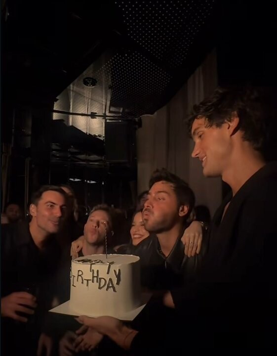 利萨尔多·庞斯在布宜诺斯艾利斯举办盛大生日派对