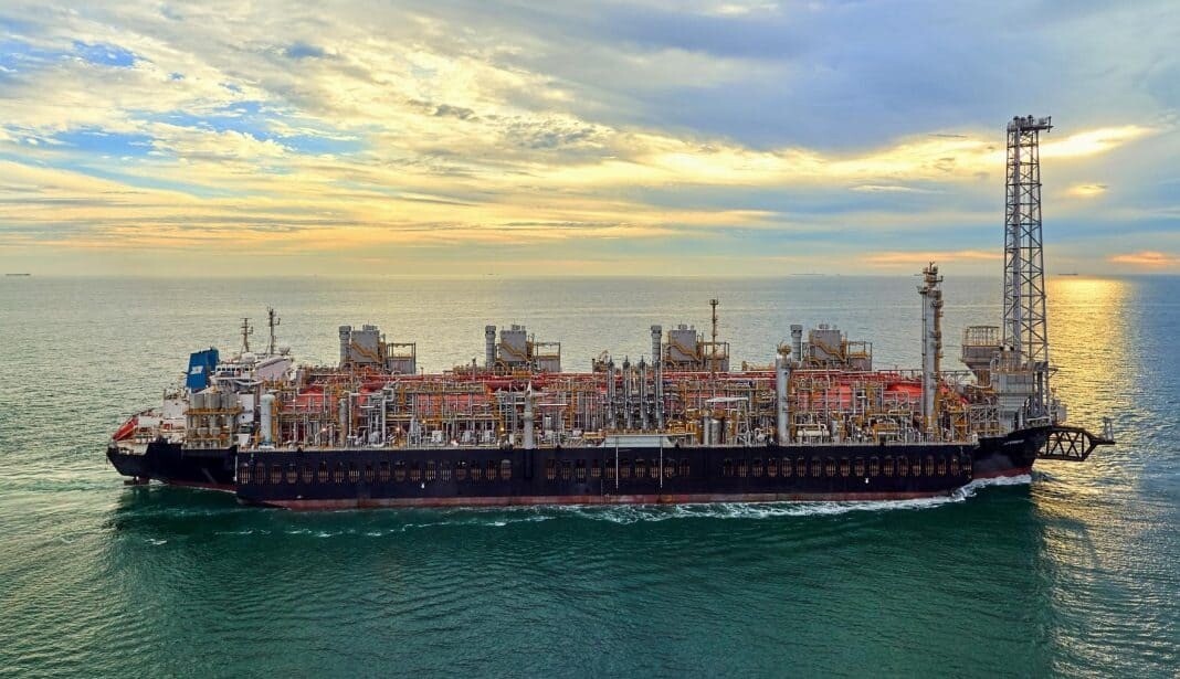 Golar Инвестирует в Плавающее LNG Установку в Аргентине