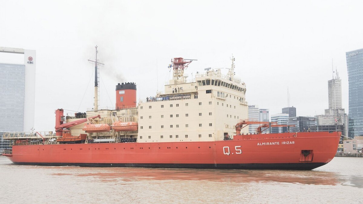 ARA Almirante Irízar Returns from Antarctica