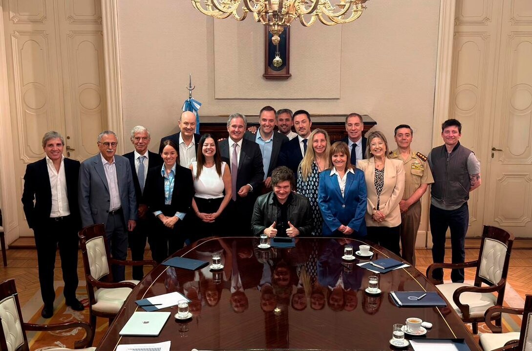 Милеи соберёт кабинет для демонстрации единства на фоне скандала с Адорни