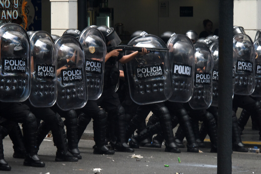 Сеть по защите прав человека берет под защиту репрессированных за борьбу с трудовой реформой