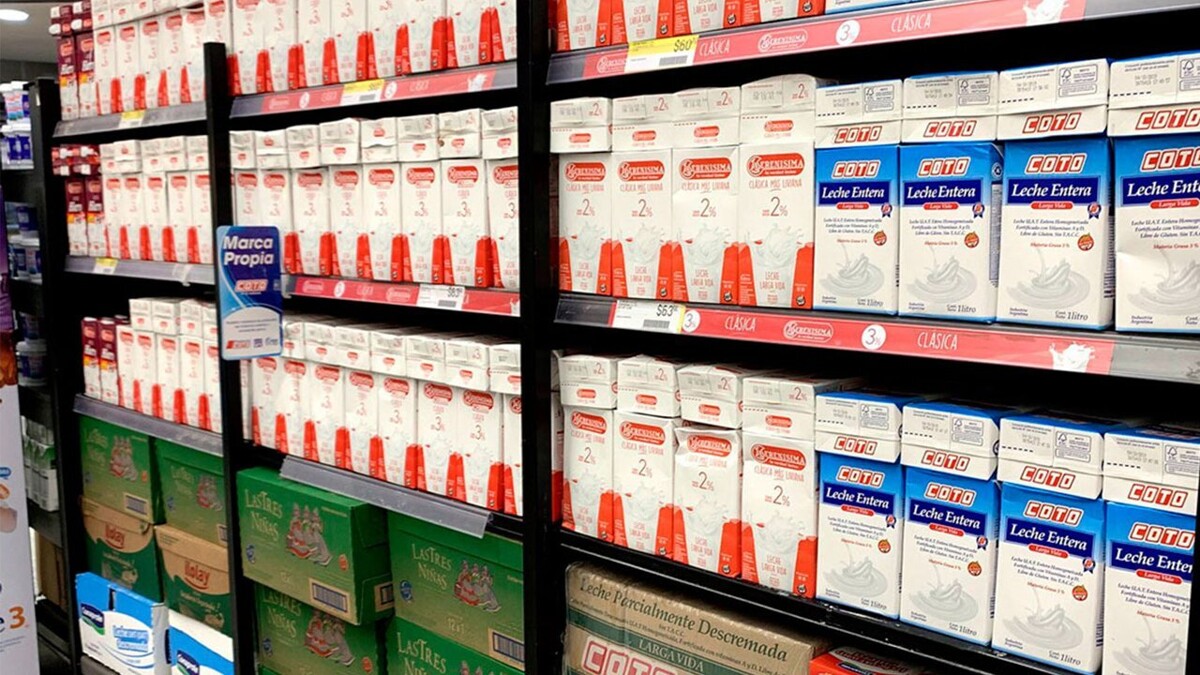 Аргентина продлевает приостановку экспортных пошлин на молочную продукцию