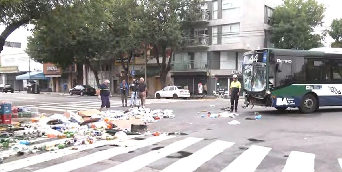 Truck and Bus Collide in Buenos Aires