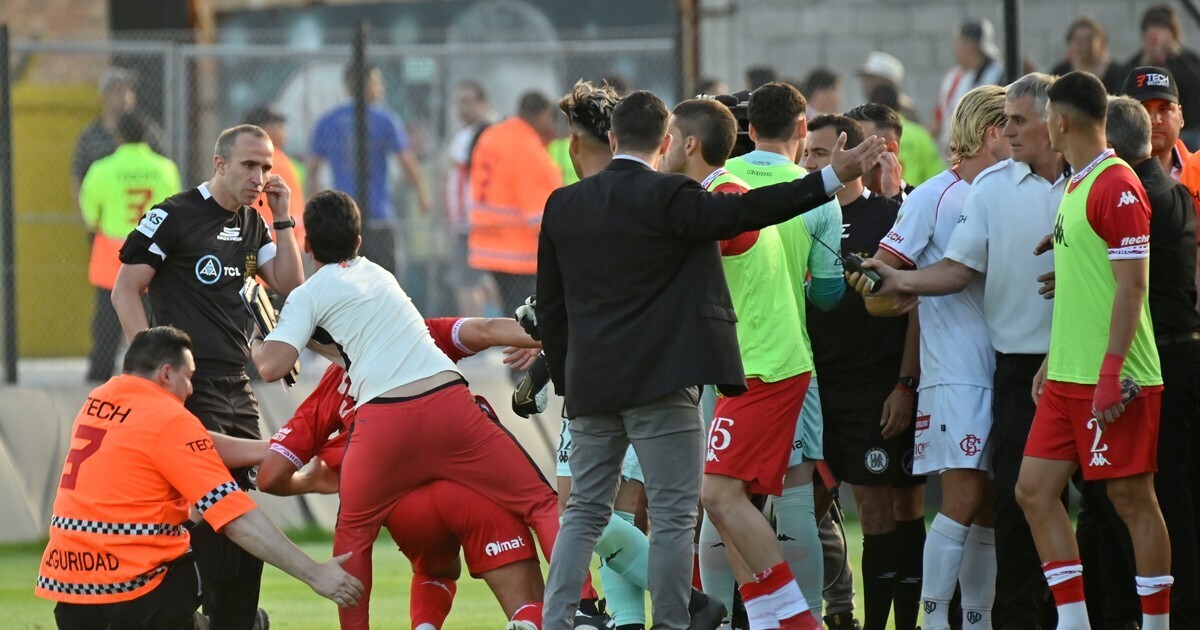 «Уракан» выбыл из турниров после ничьи с «Барракас Сентрал»