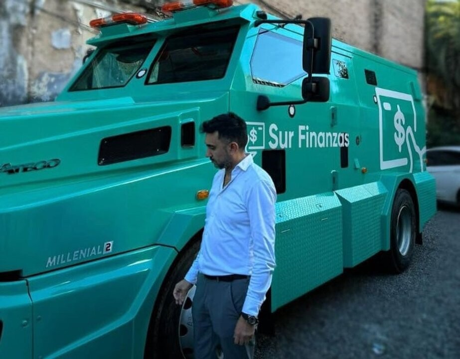 Изъятые инкассаторские грузовики компании Sur Finanzas использовались для перевозки наличных
