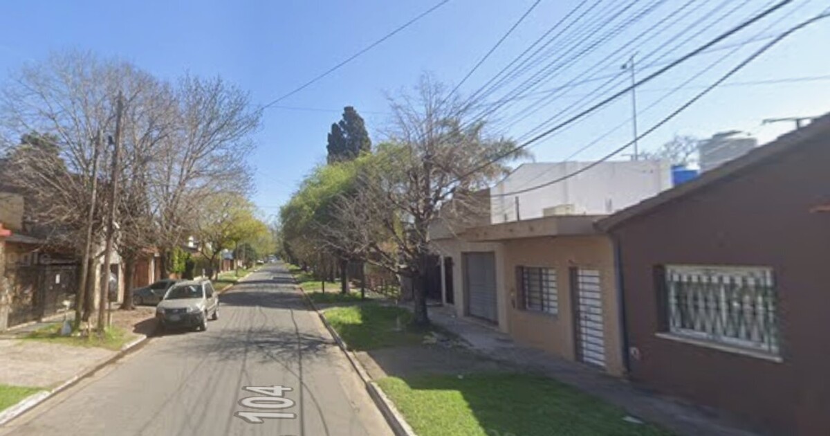 Retiree in Buenos Aires Robbed After Meeting on Dating App