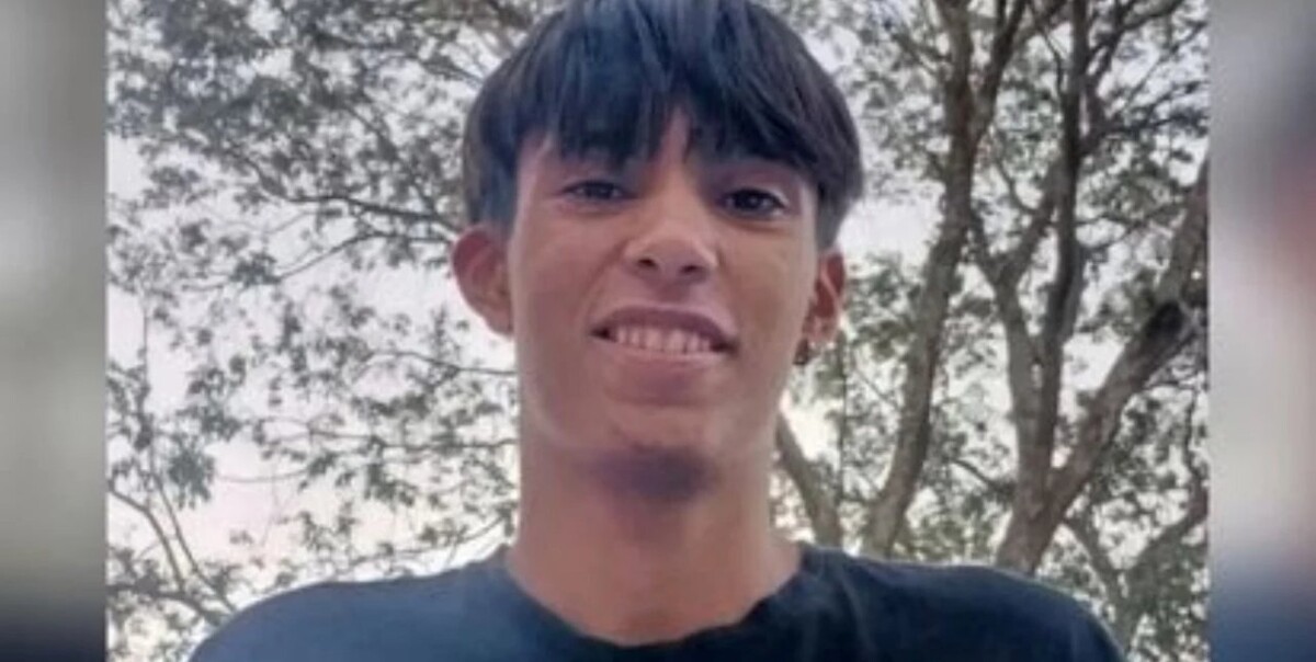 Полу-брат обвиняемого в убийстве подростка сдался властям