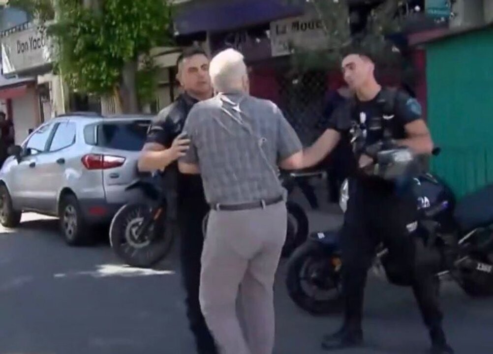 Пожар в Буэнос-Айресе: десятки человек эвакуированы