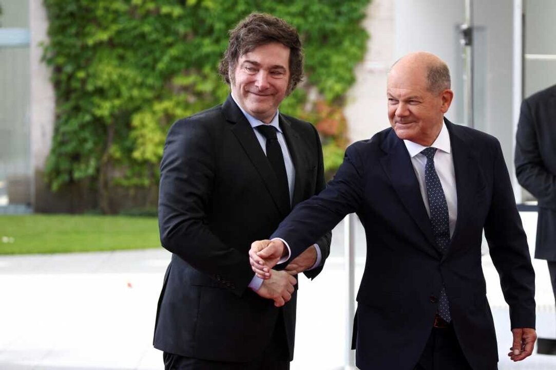 Президент Аргентины Хавьер Милей критикует испанского премьер-министра Педро Санчеса во время визита в Германию
