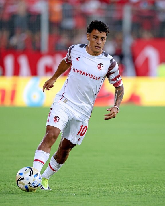 Эстудиантес победил Ньюэллс Олд Бойз со счетом 2:0