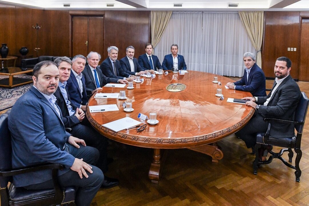 阿根廷经济部长与商讨高市政税问题