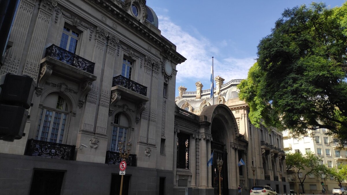 Аргентина открывает конкурс на приём в дипломатический корпус