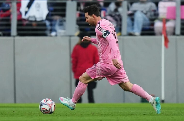 Scaloni calls Messi to Argentina squad before World Cup