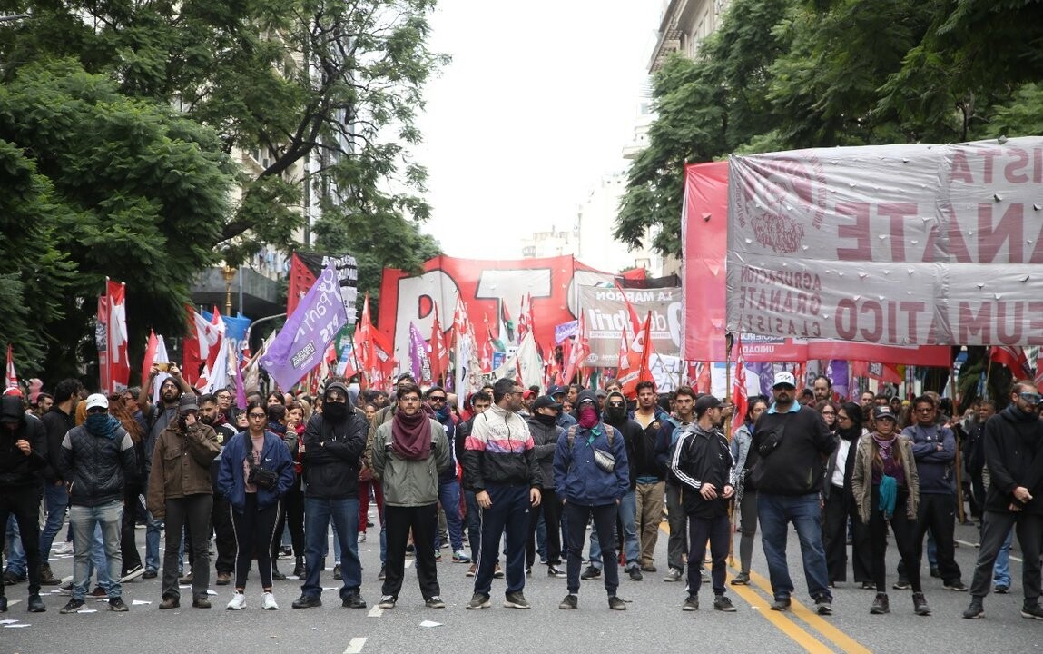 Протесты против политики правительства и реформы трудового законодательства в Буэнос-Айресе