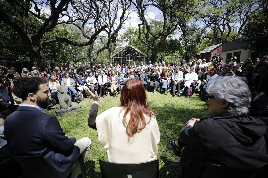 Cristina Kirchner Visits UNA Amid Political Unrest