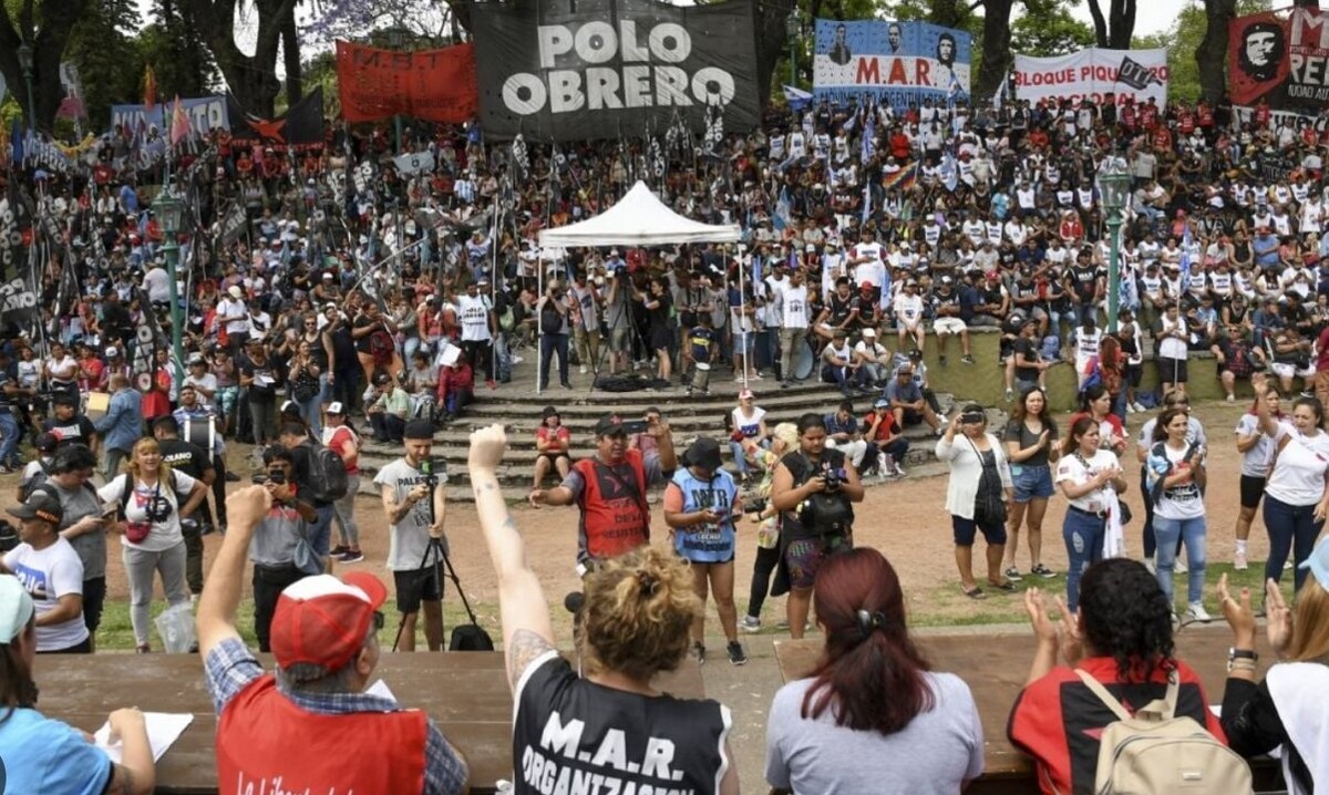 Министерство человеческого капитала представит новые доказательства в деле 'призрачных столовых'