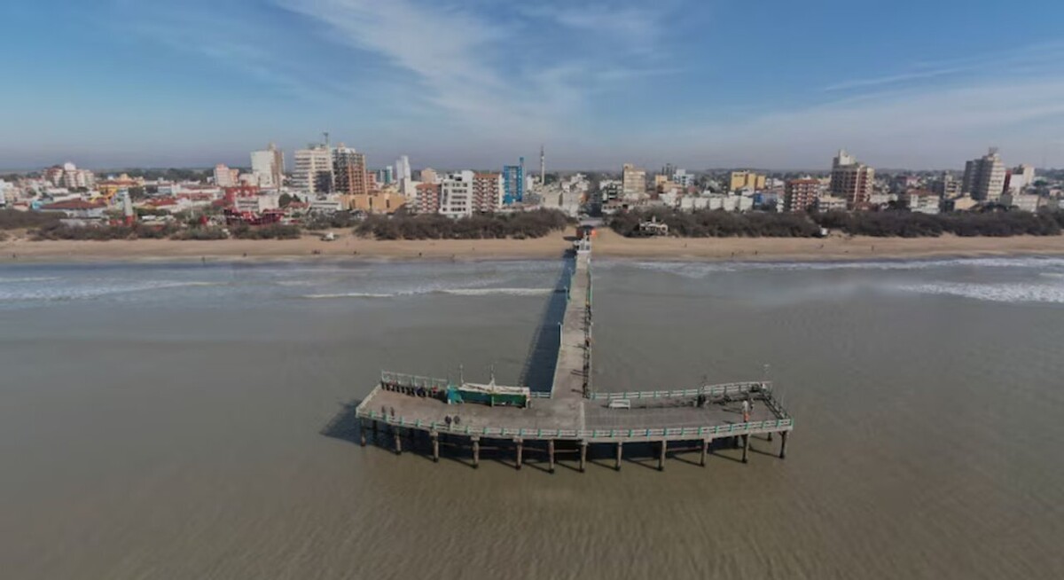 Мужчина найден мертвым на побережье Аргентины после трагедии в море