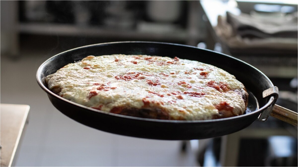 Argentina Pizzeria Scandal Ends in Brawl and Arrest