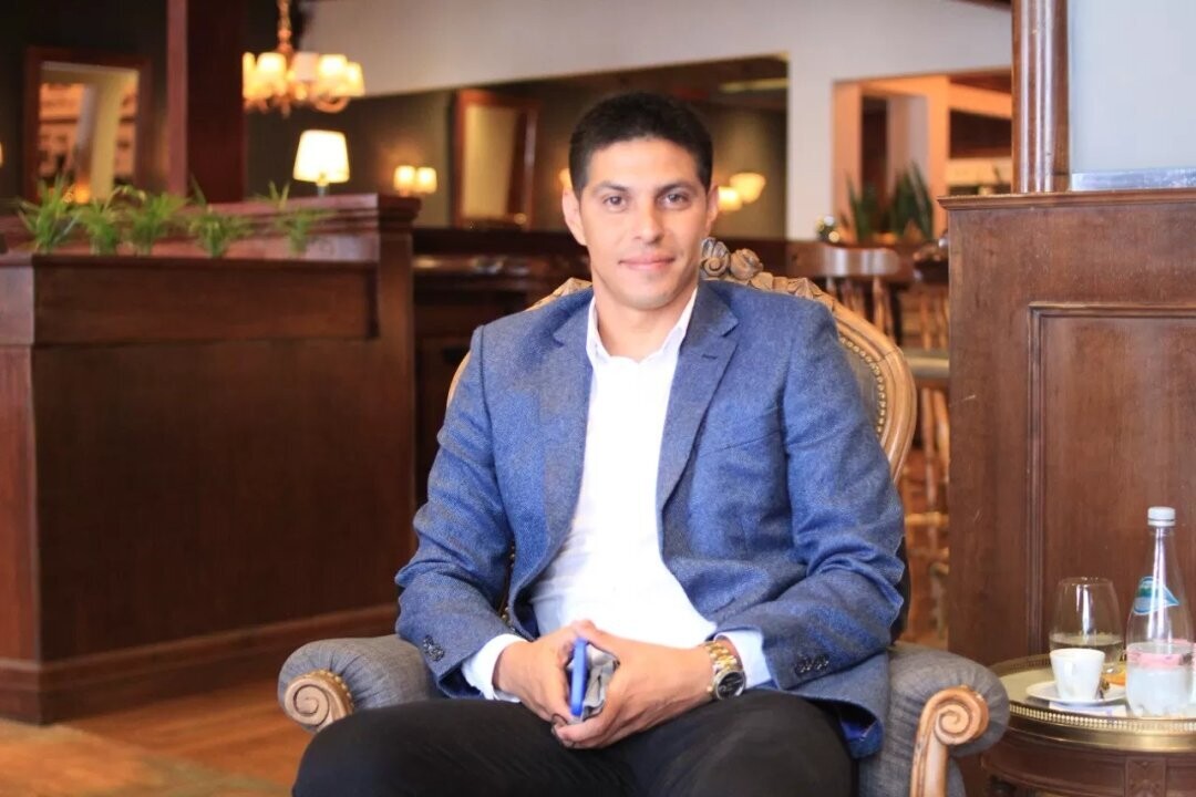 豪尔赫·纽贝里俱乐部主席宣布辞职