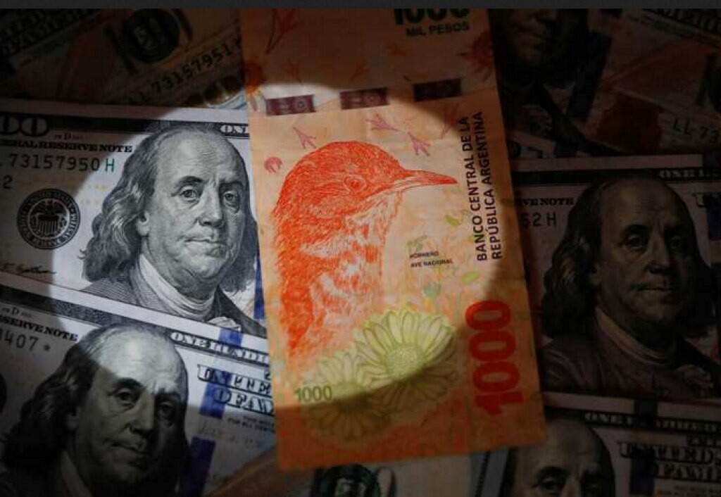 Argentina's Market Amid Political Shifts: From Dollar to Bonds
