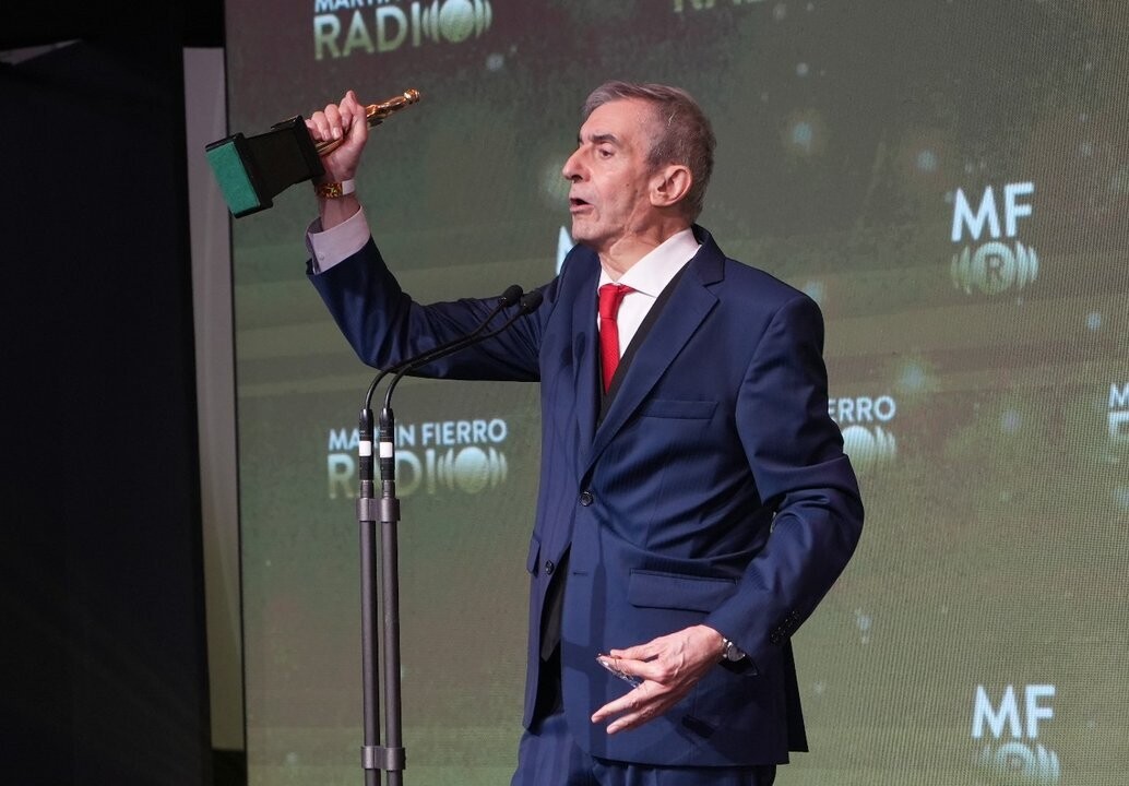 Нельсон Кастро выигрывает самую ожидаемую награду на радио Мартин Фьерро