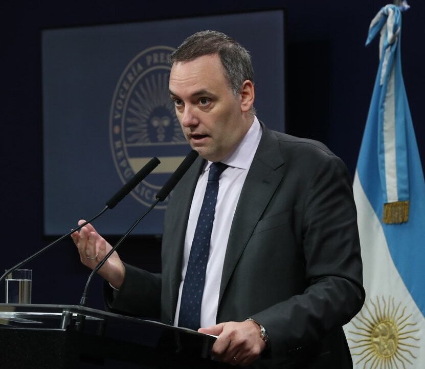 Официальный представитель правительства отрицает дискриминацию при сокращении бюджета университетов