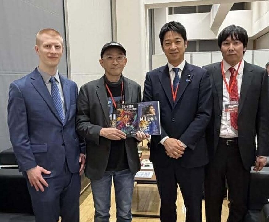 Milei Sends Books on Liberalism to Japan