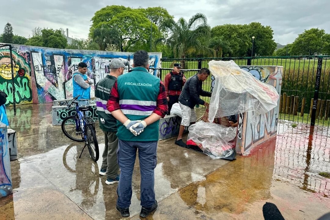 Buenos Aires Authorities Evict Thousands of Illegal Street Vendors