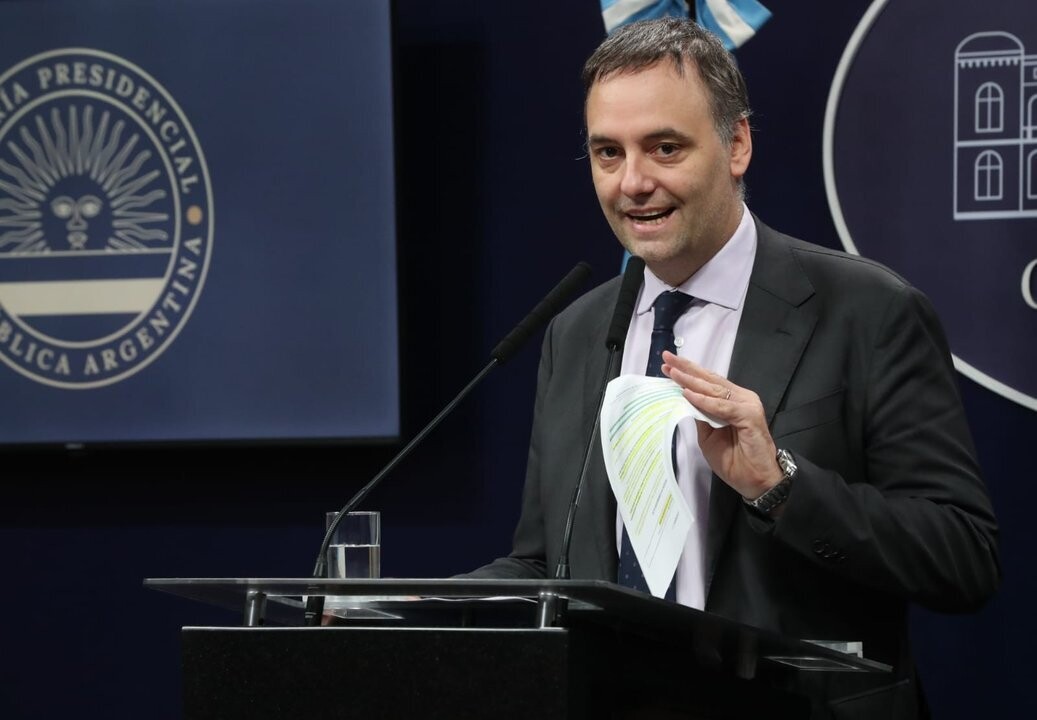 Пилот подтвердил, что перелет Адорни был оплачен Грандио