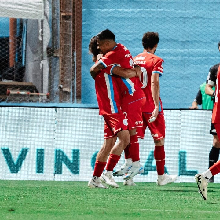 Бельгранно побеждает Эстудиантес и становится лидером