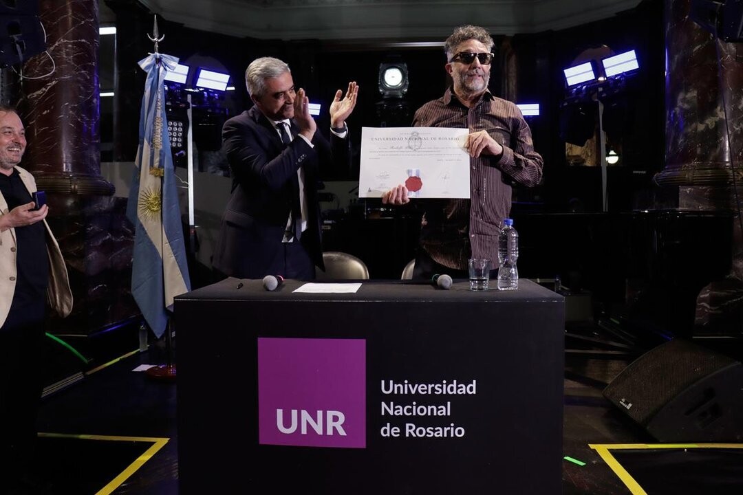 Fito Páez Awarded Honorary Doctorate at University of Rosario