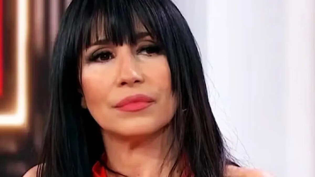 Argentinian Businesswoman Closes Stores Due to Economic Crisis