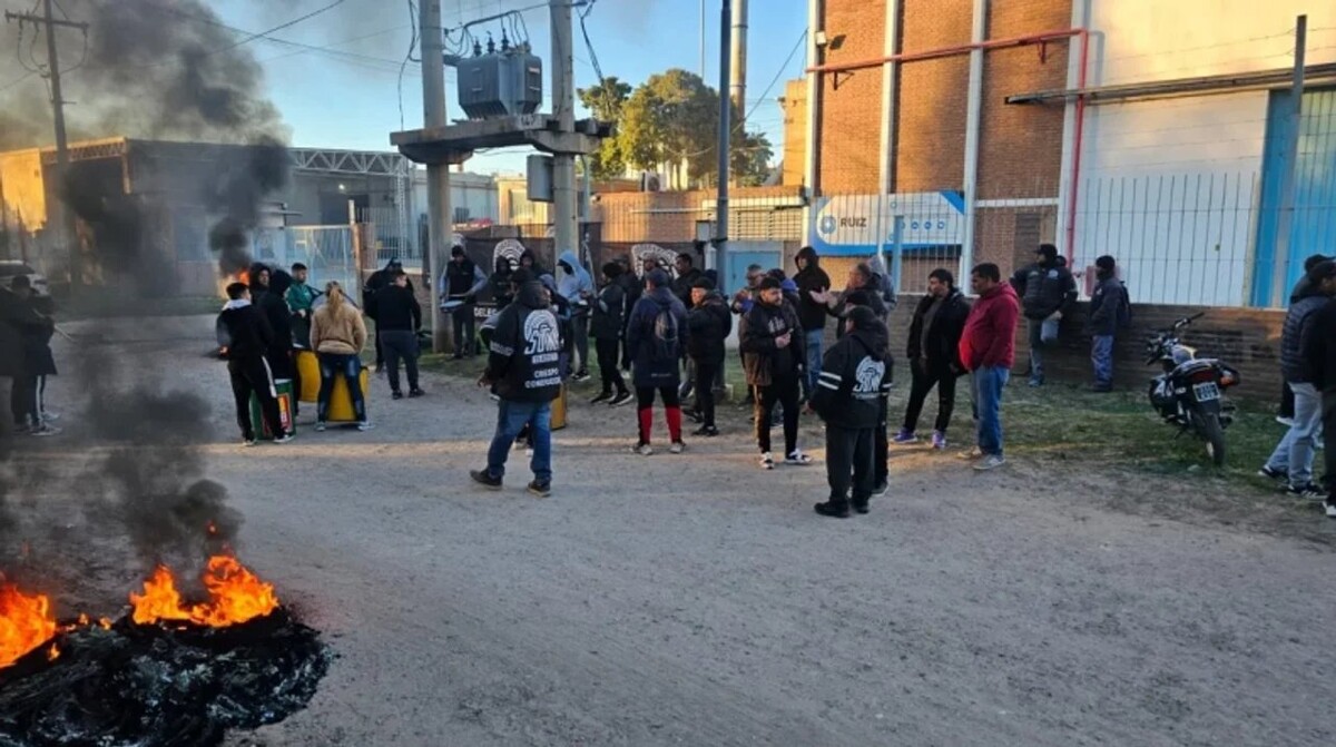 Argentine Tire Plant Suddenly Closes, Laying Off 40 Workers