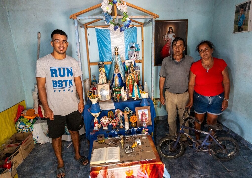 La familia acusa a la policía y a siete sospechosos en la desaparición de un niño en Argentina