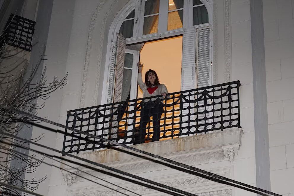 Политическая недееспособность Fuerza Patria и кризис в Аргентине