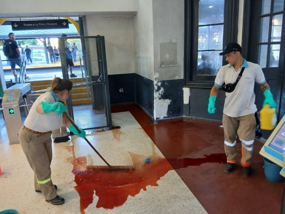 Brawl at Buenos Aires Train Station Leaves One Injured