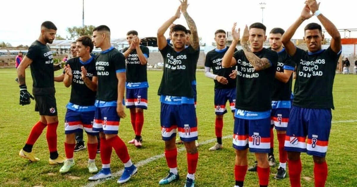 Клубы в лиге Асенсо Аргентины проявляют солидарность против SAD