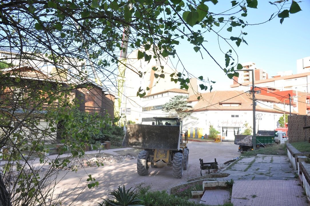 Lawyer for Victims Harshly Criticizes Report on Hotel Collapse Causes