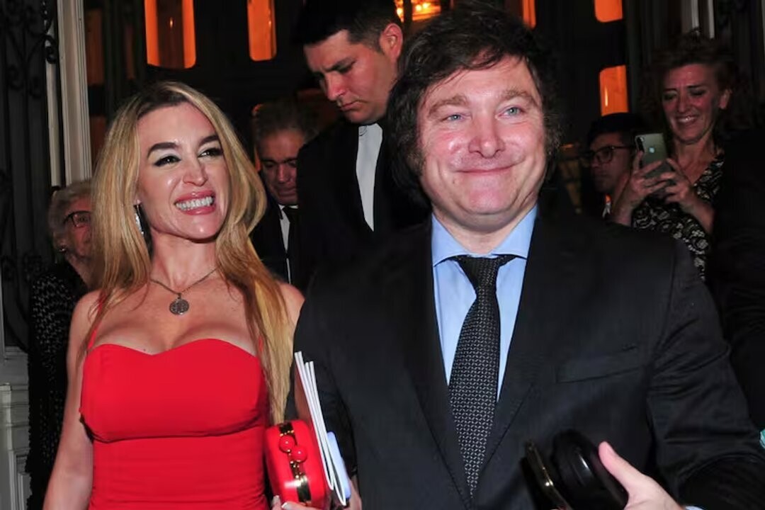 Президент Аргентины Хавьер Милеи спел на сцене театра в Мар-дель-Плате