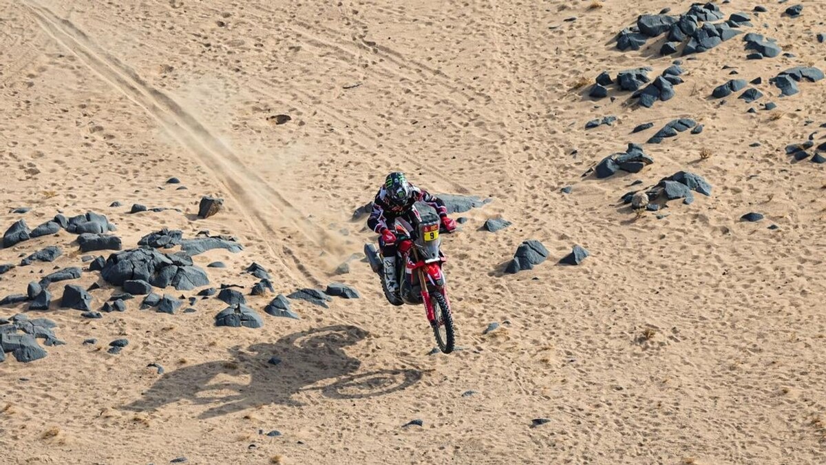 Benavides finishes second in Dakar stage
