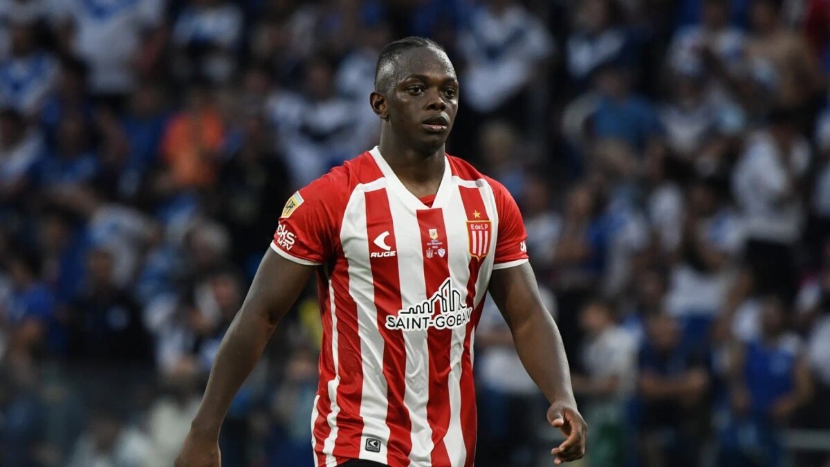 哥伦比亚球员转会博卡因心脏问题面临风险