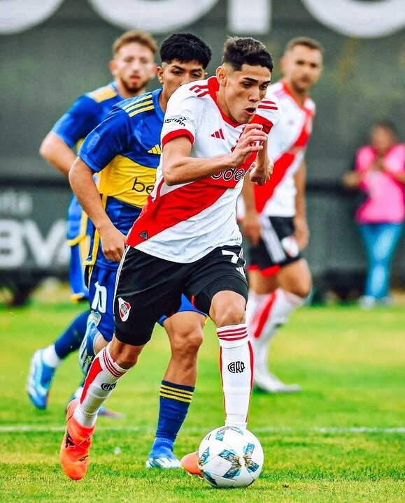 River Plate Prepares for Match Against Lanús