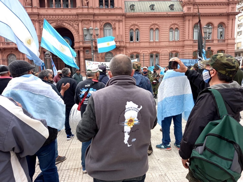 Ветераны требуют признания за службу в войне на Мальвинских островах