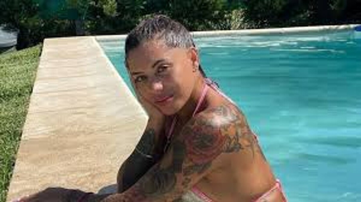 Спор в соцсетях между Валерией Акино и Барби Силензи