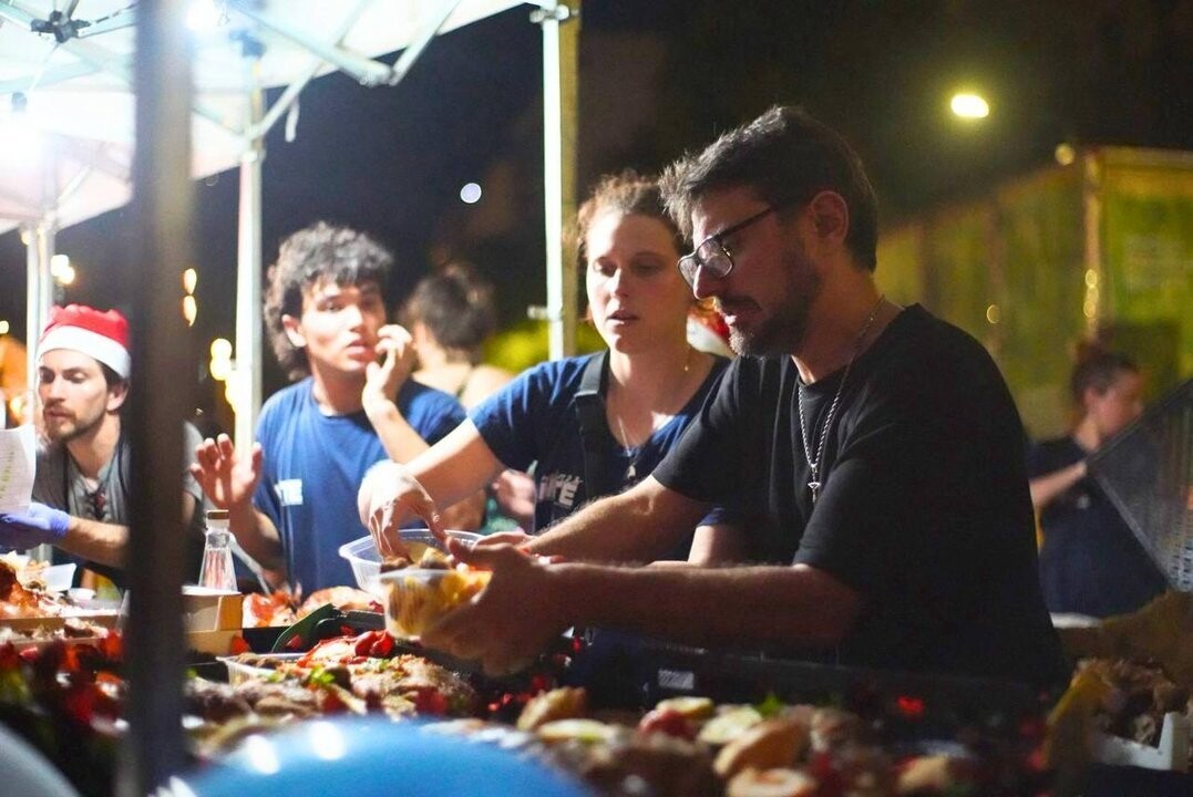 圣诞团结聚集5,000人于国会广场