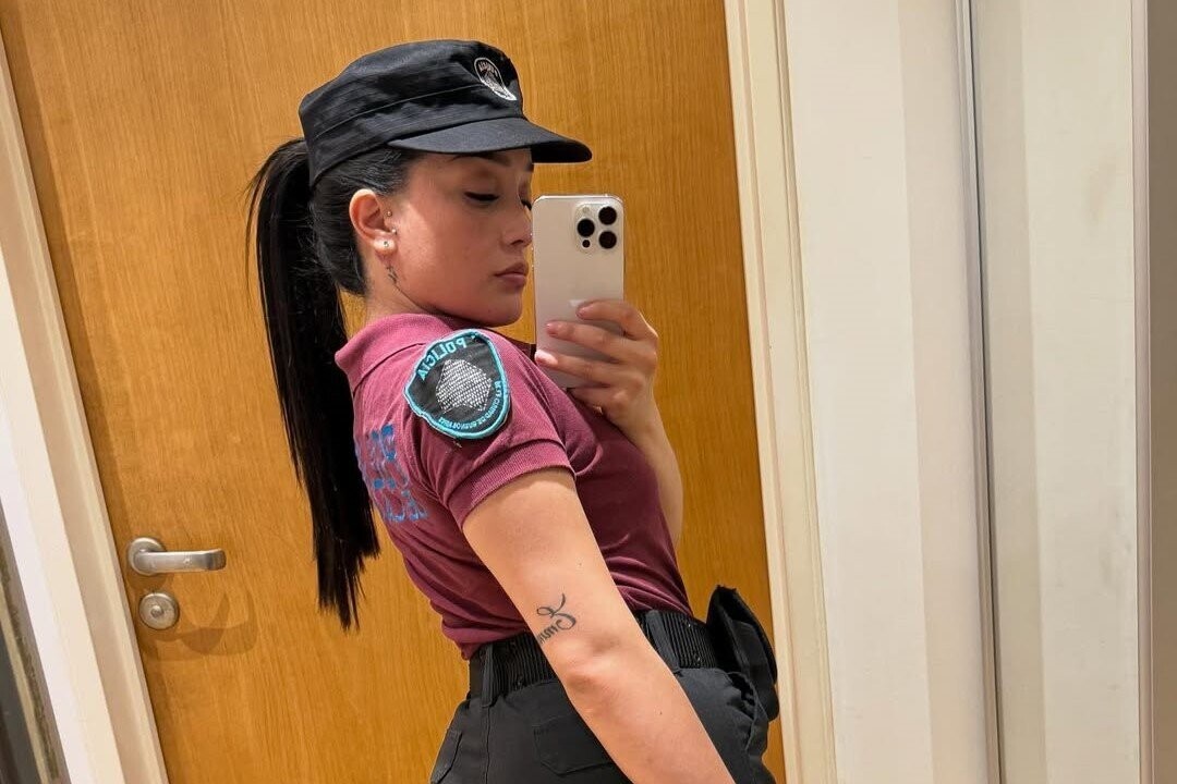 Полицейский-тиктокер из Буэнос-Айреса обвинила коллег в вымогании взяток