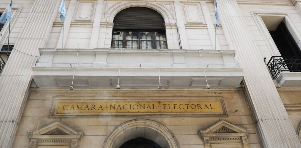 Национальная избирательная палата требует информацию от Correo Argentino об влиянии сокращения персонала