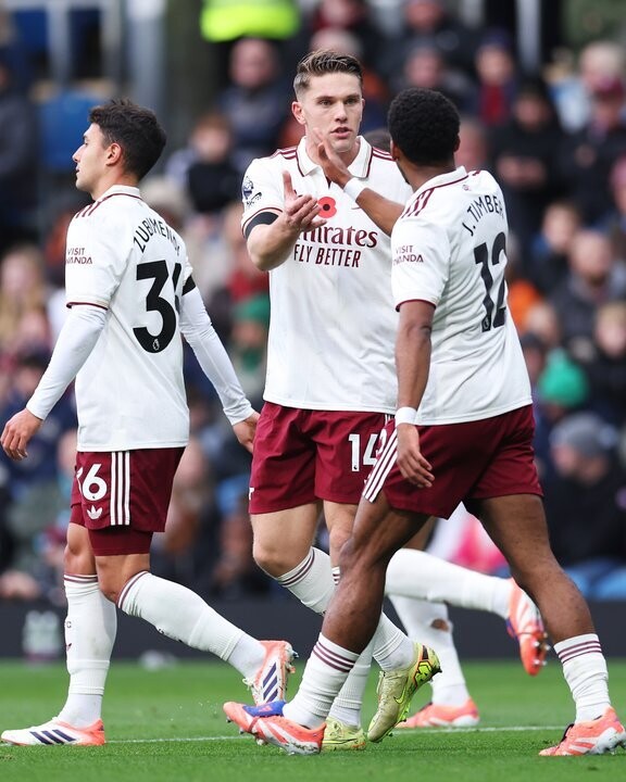Arsenal Beats Burnley to Strengthen Premier League Lead