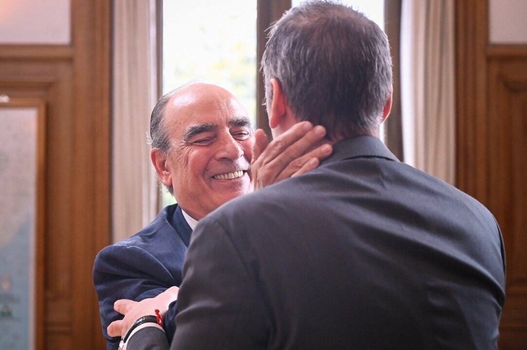 New Chief of Staff Manuel Adorni thanks predecessor Guillermo Francos