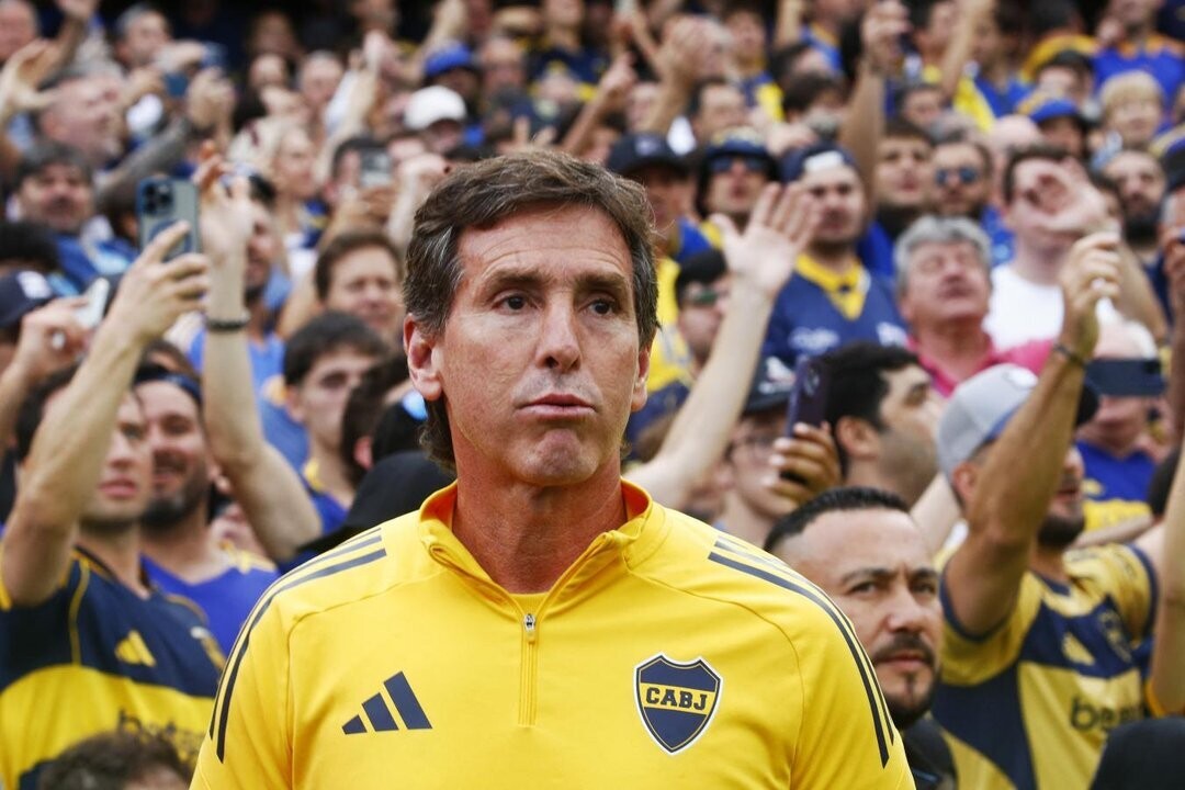 Boca's Coach Comments on Controversial Substitution